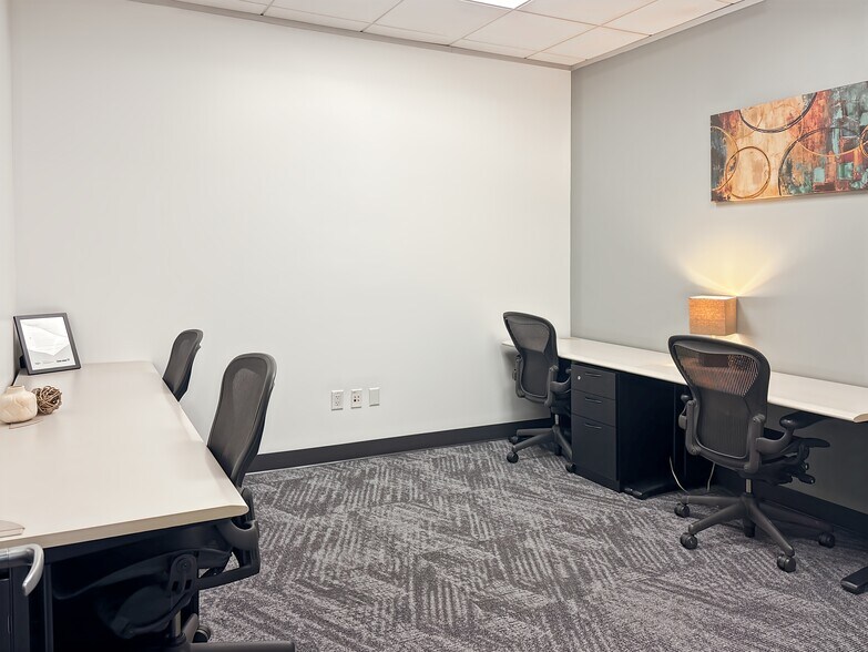 More Photos Of 21 Waterway Ave, The Woodlands Coworking Space