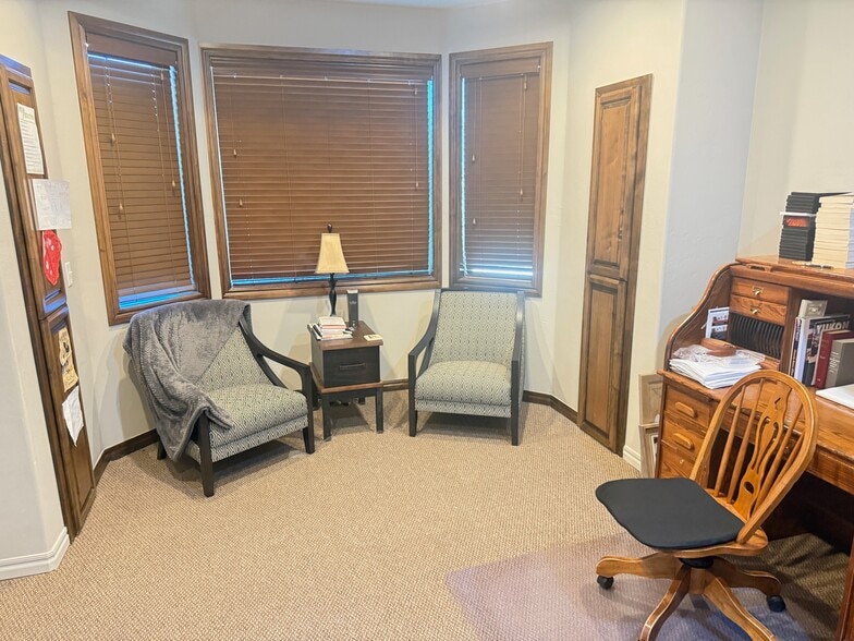 More Photos Of 450 E Main St, Yukon Religious Facility For Sale