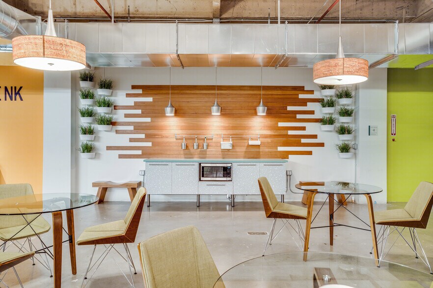 More Photos Of 818 W 7th St, Los Angeles Telecom Hotel Data Hosting For Lease