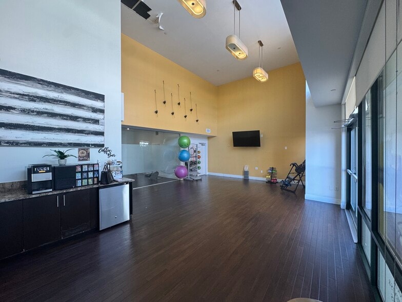 More Photos Of 121 Towne St, Stamford Apartments For Lease