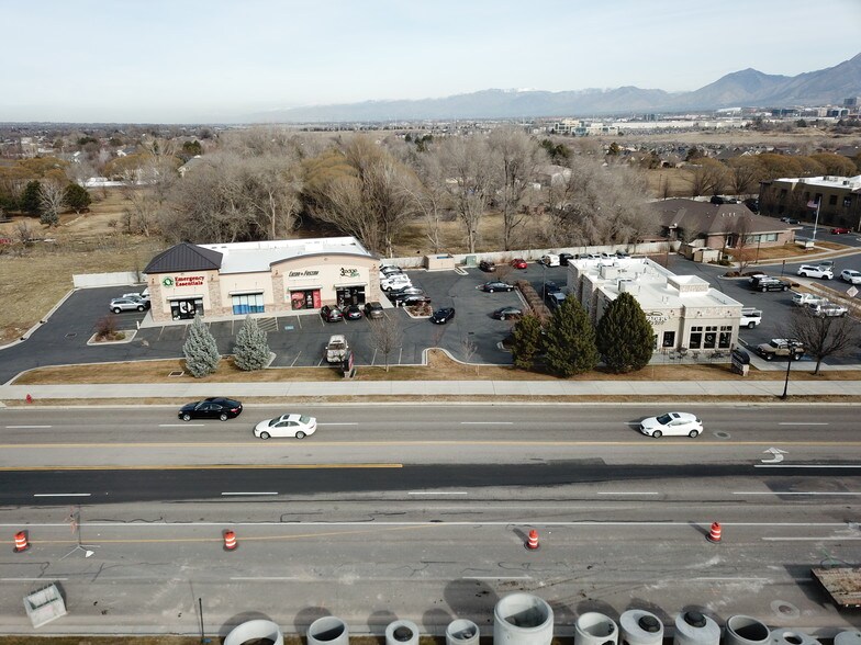 More Photos Of 968 W South Jordan Pky, South Jordan Freestanding For Lease