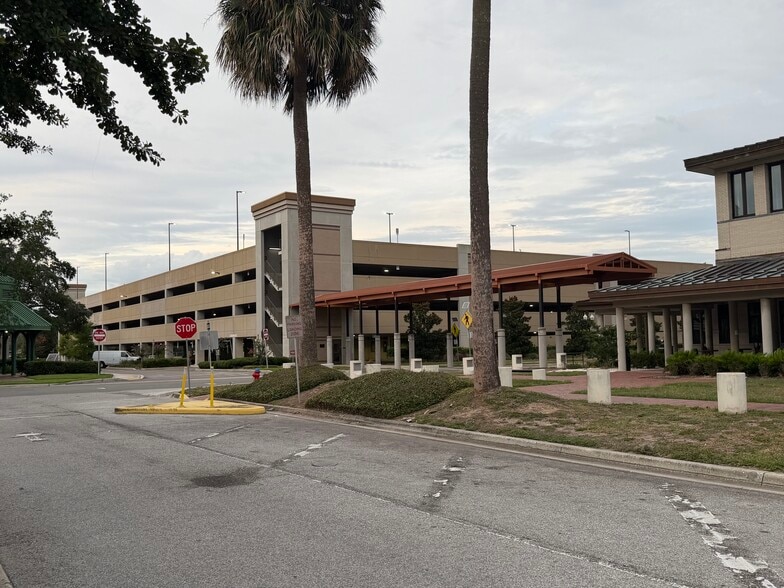 More Photos Of 215 Mary Reckeweg Way, Bartow Office For Sale