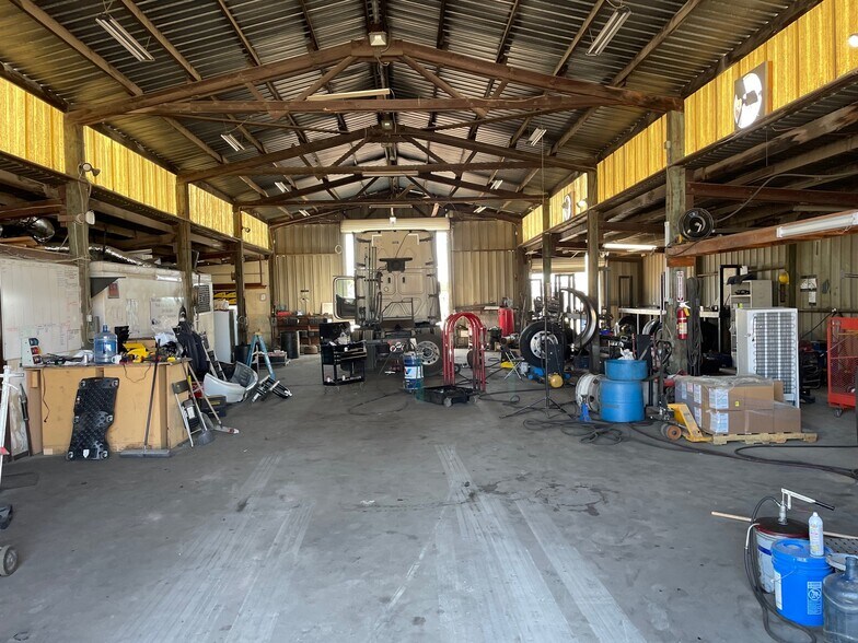 More Photos Of 1112 E Service Rd, Ceres Warehouse For Lease