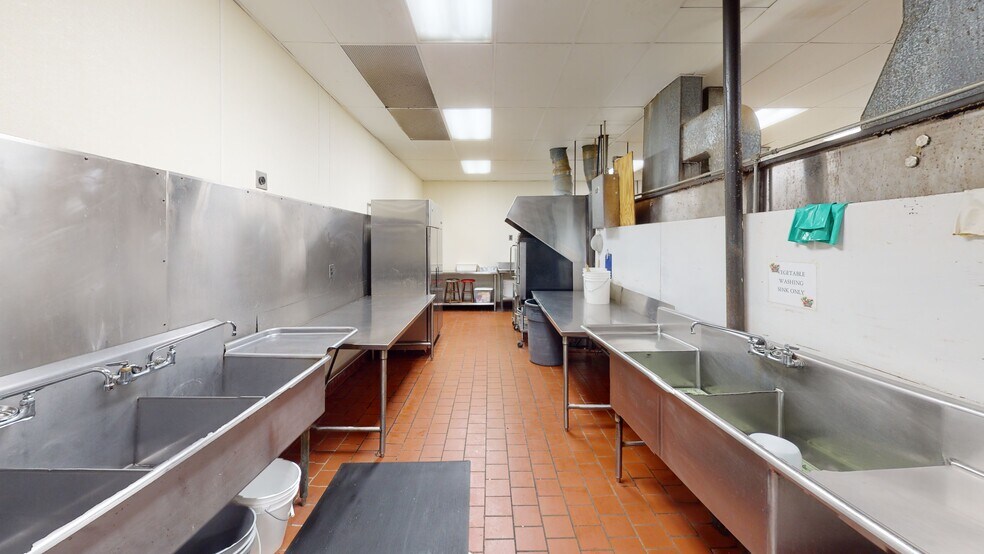 More Photos Of 2621 Hamilton Rd, Columbus Restaurant For Sale