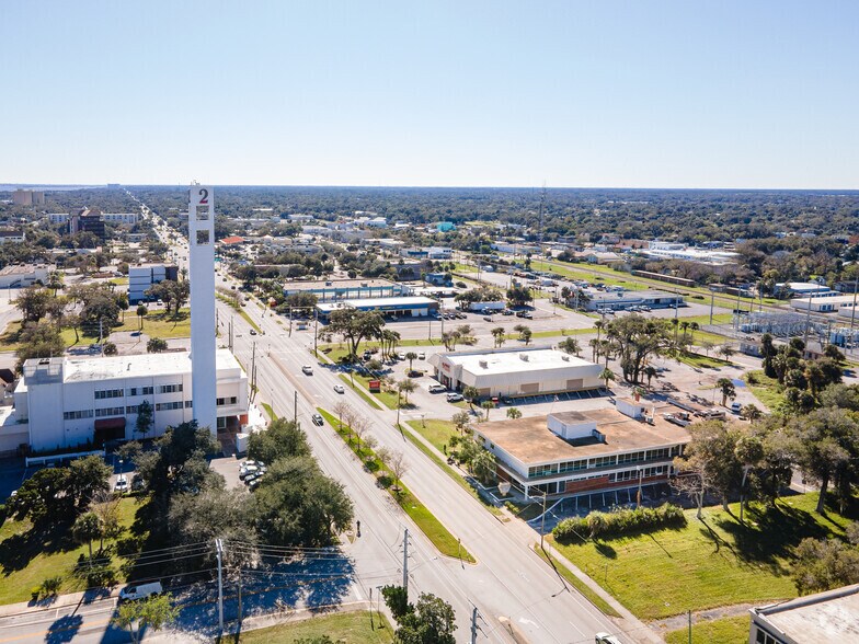 More Photos Of 228 N Ridgewood Ave, Daytona Beach Office Residential For Sale