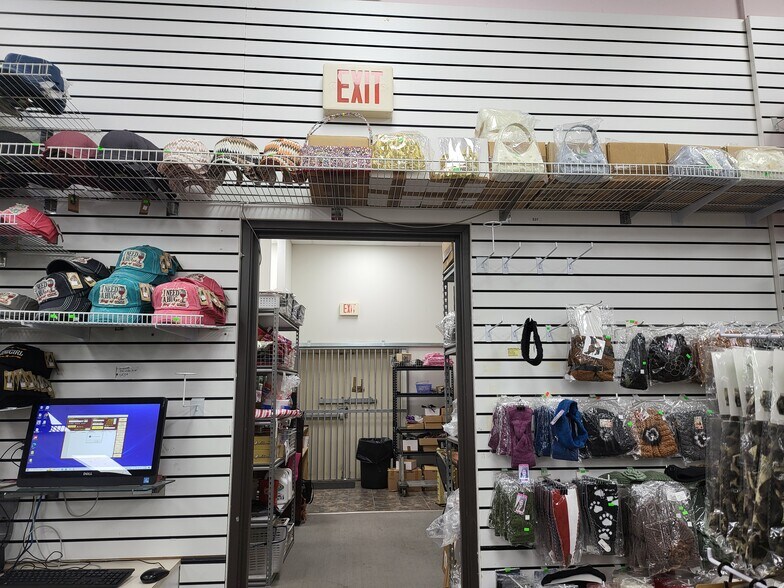 More Photos Of 11538 Harry Hines Blvd, Dallas General Retail For Sale