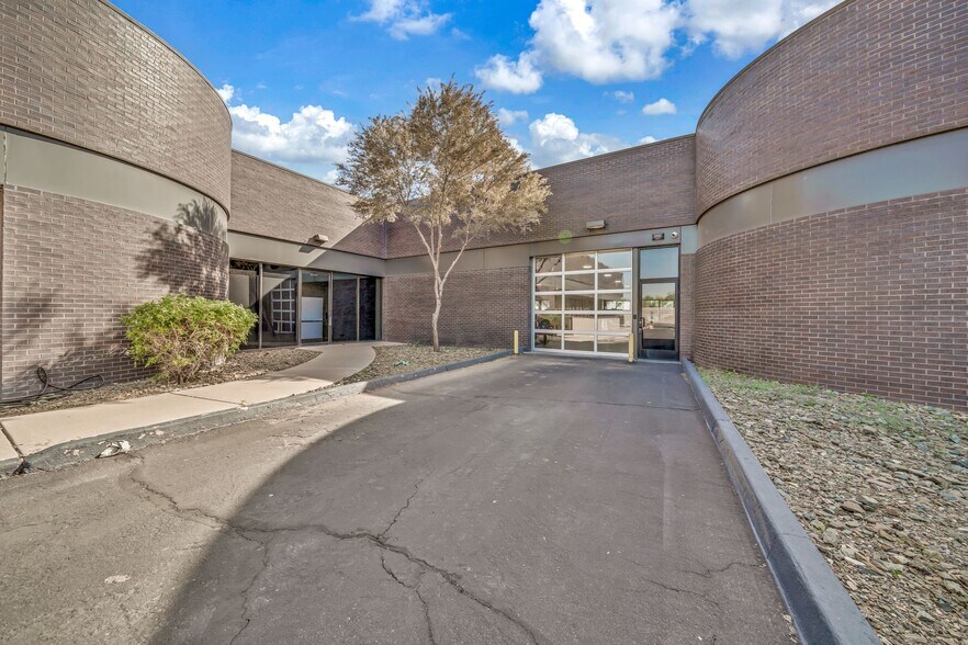 More Photos Of 14505 N Hayden Rd, Scottsdale Light Distribution For Lease