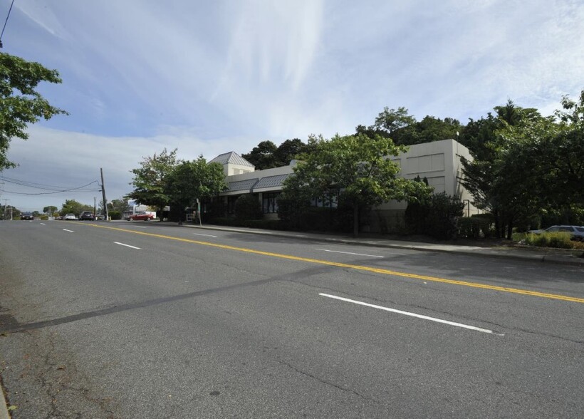 Primary Photo Of 1275 Boston Post Rd, Larchmont Freestanding For Lease