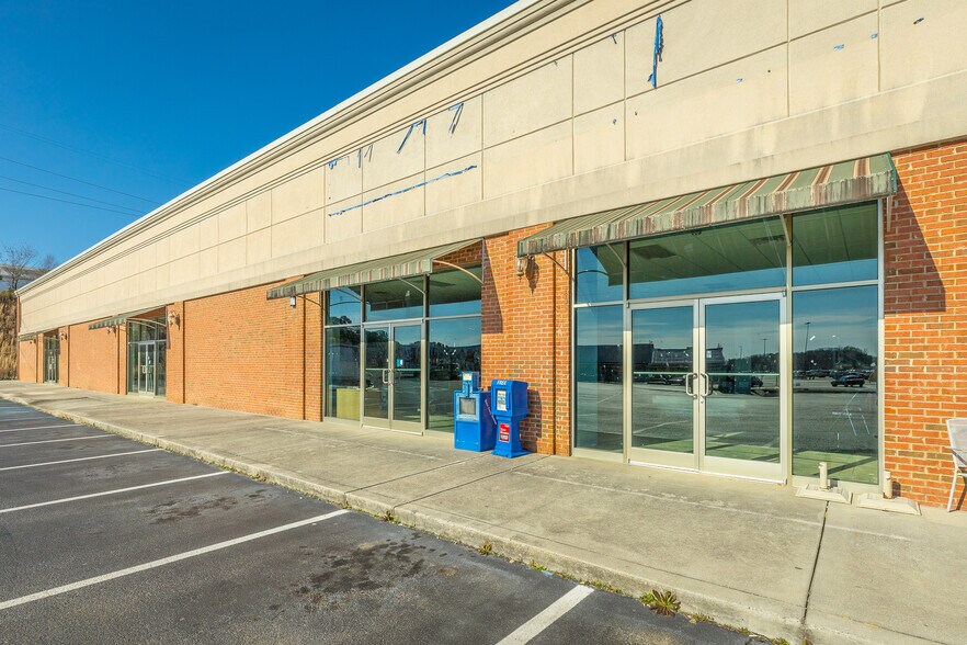 More Photos Of 150 Pearl Dr, LaFayette Restaurant For Sale