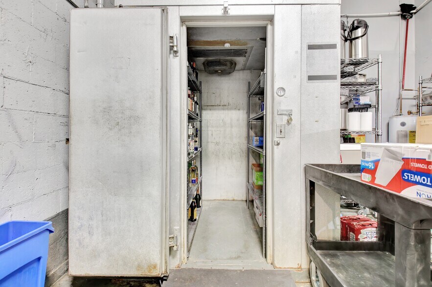 More Photos Of 7716 N Main St, Jonesboro Freestanding For Sale