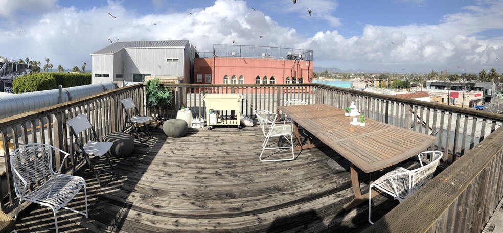 More Photos Of 80 Windward Ave, Venice Storefront Retail Office For Lease