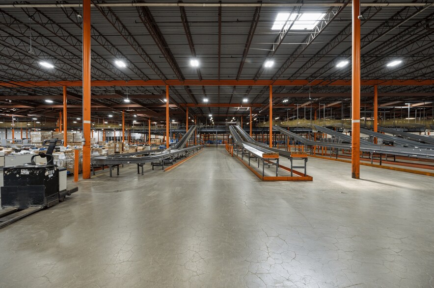 More Photos Of 7245 Henry Clay Blvd, Liverpool Distribution For Lease