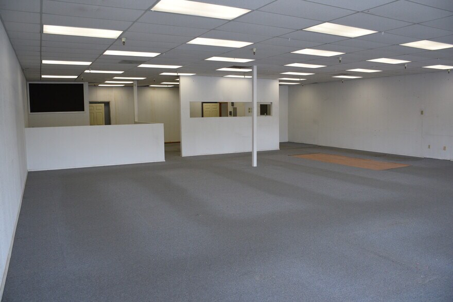 More Photos Of 384 Placerville Dr, Placerville Unknown For Lease