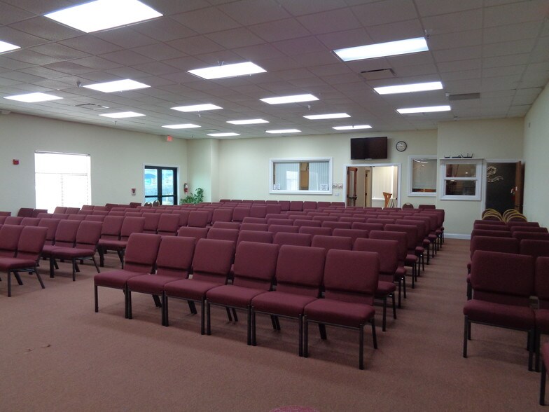 More Photos Of 5050 Commerce Blvd, Rohnert Park Freestanding For Lease