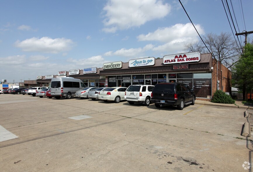 Primary Photo Of 2437-2451 Valwood Pky, Dallas General Retail For Lease