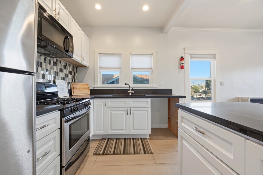 More Photos Of 325 E 14th St, Long Beach Apartments For Sale