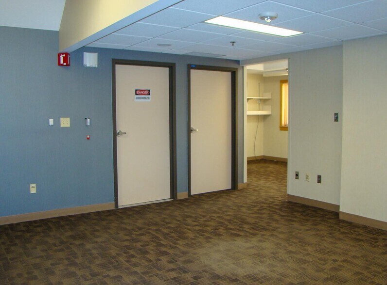 More Photos Of 112 7th St NE, Rochester Medical For Lease