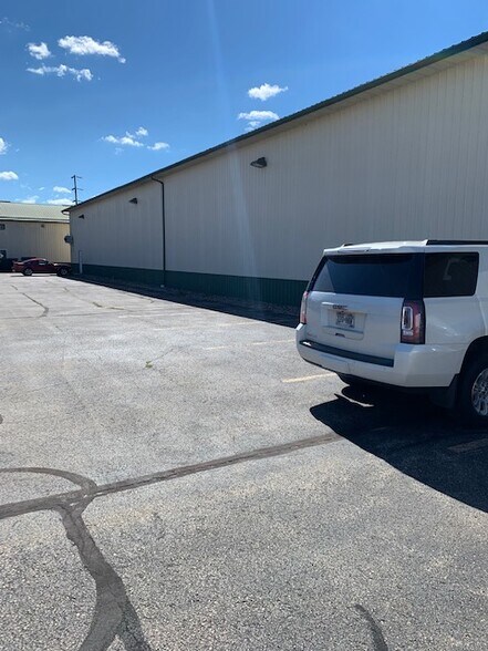 More Photos Of 310 2nd St, Boscobel Warehouse For Lease