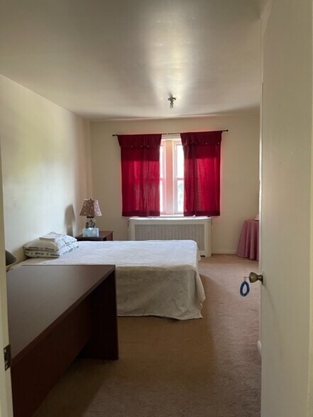 More Photos Of 6 E Camden Ave, Moorestown Storefront Retail Residential For Sale