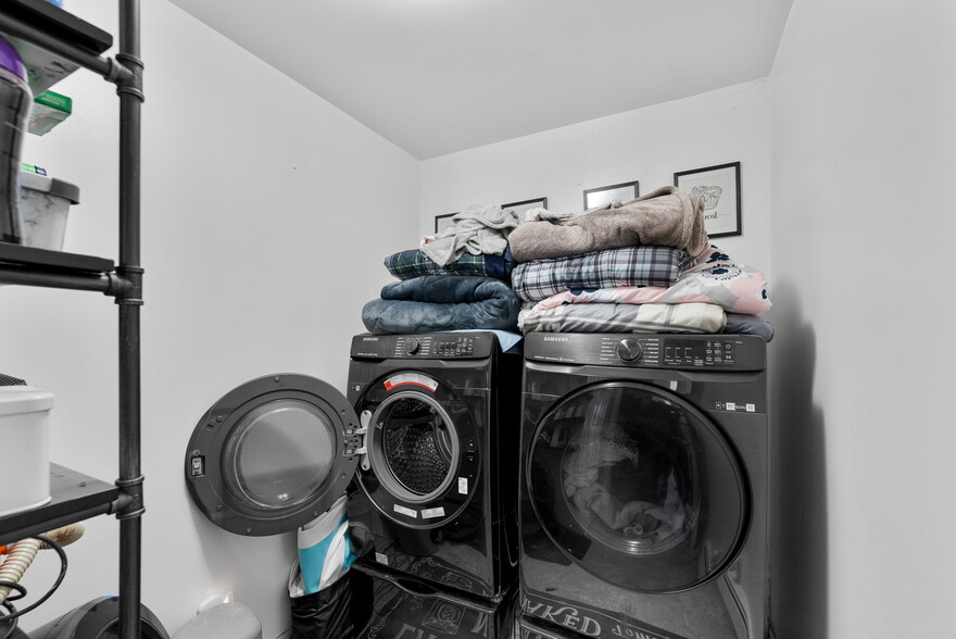 More Photos Of 29 Laren St, Wahnapitae Apartments For Sale