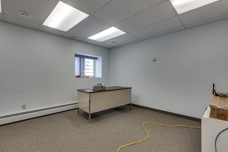 More Photos Of 4831 50 St, Alix Flex For Sale