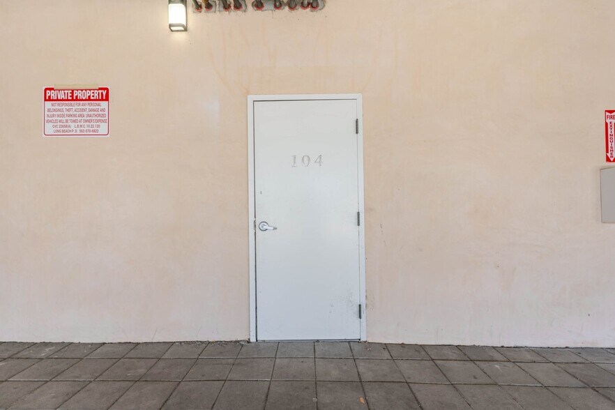 More Photos Of 1598 Long Beach Blvd, Long Beach Storefront Retail Office For Sale