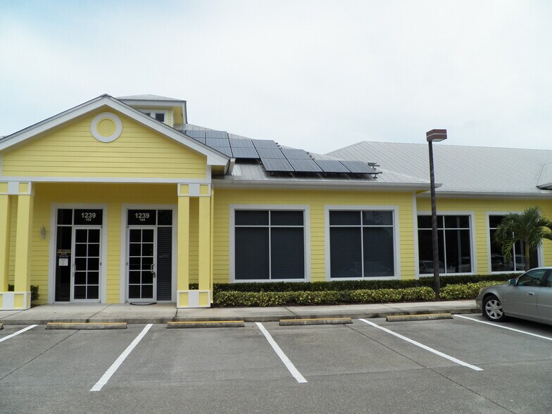 More Photos Of 1239 SE Indian St, Stuart Light Distribution For Lease