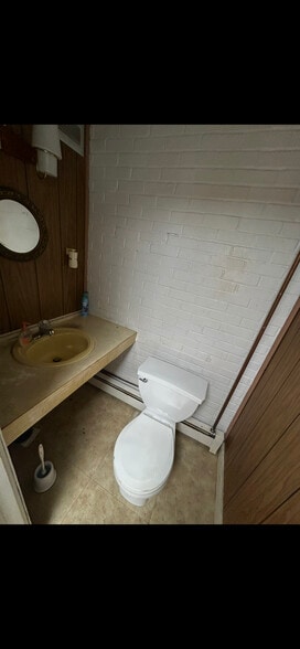 More Photos Of 932 High St, Lancaster Light Manufacturing For Lease