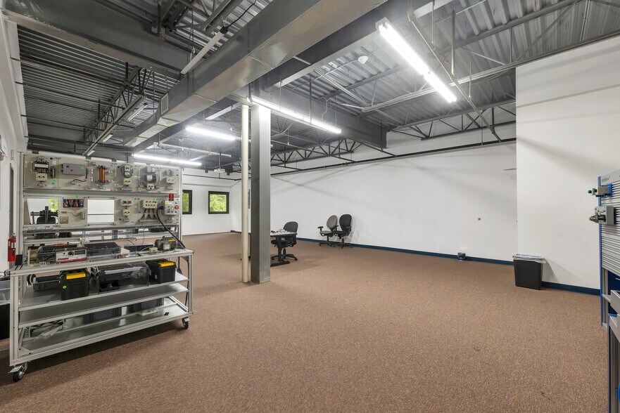 More Photos Of 18 Tsienneto Rd, Derry Industrial For Sale