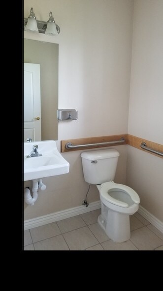 More Photos Of 589-597 W 800 N, Orem Medical For Lease