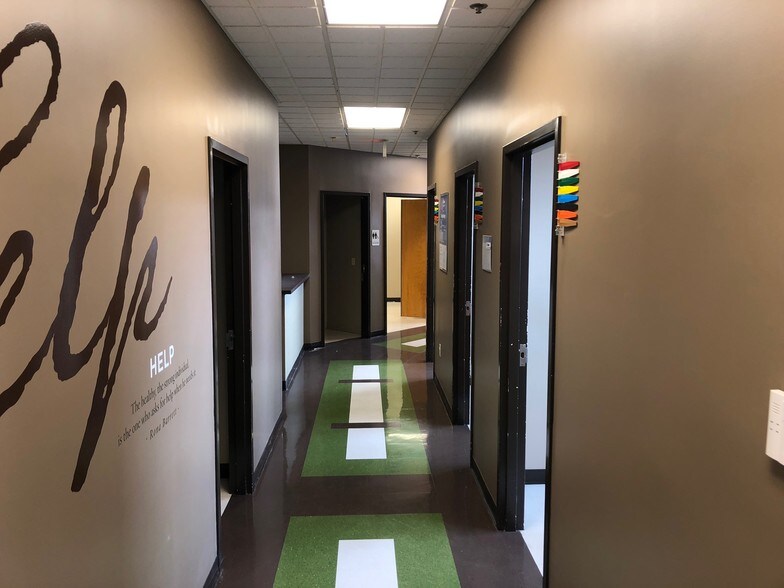 More Photos Of 2001 Glen Echo Rd, Nashville Office For Sale
