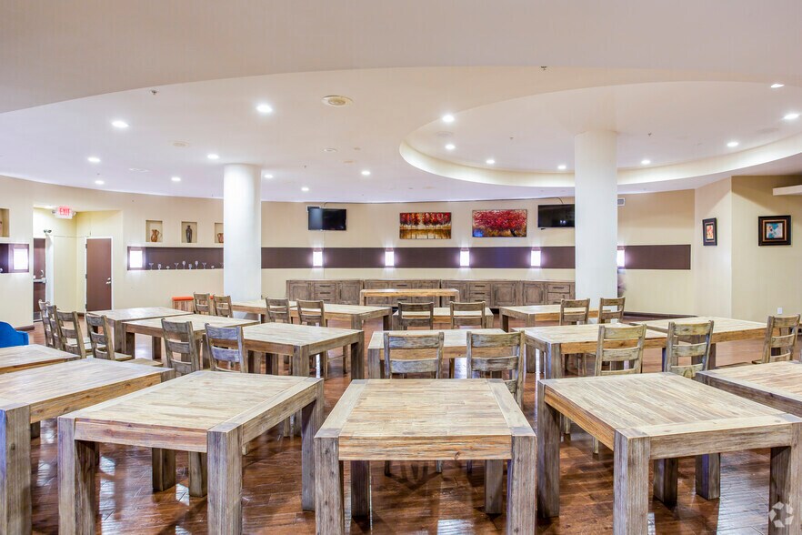 More Photos Of 441 Rio Concho Dr, San Angelo Hotel For Sale