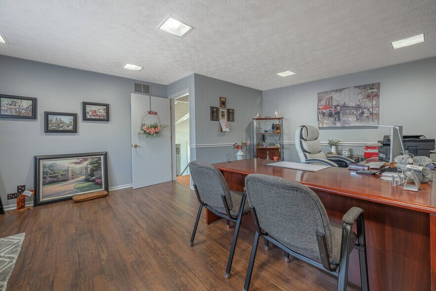 More Photos Of 2105 Central Ave, Middletown Office For Sale