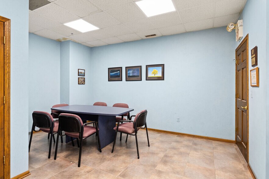 More Photos Of 2000 Ashley Rd, Morris Manufacturing For Lease