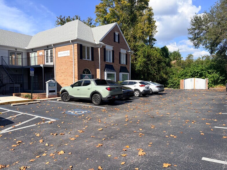 More Photos Of 12000 N Dale Mabry Hwy, Tampa Office For Lease