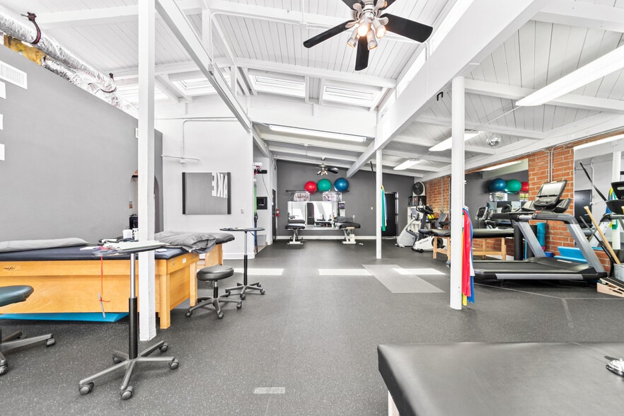 More Photos Of 1714 17th St, Santa Monica Medical For Sale