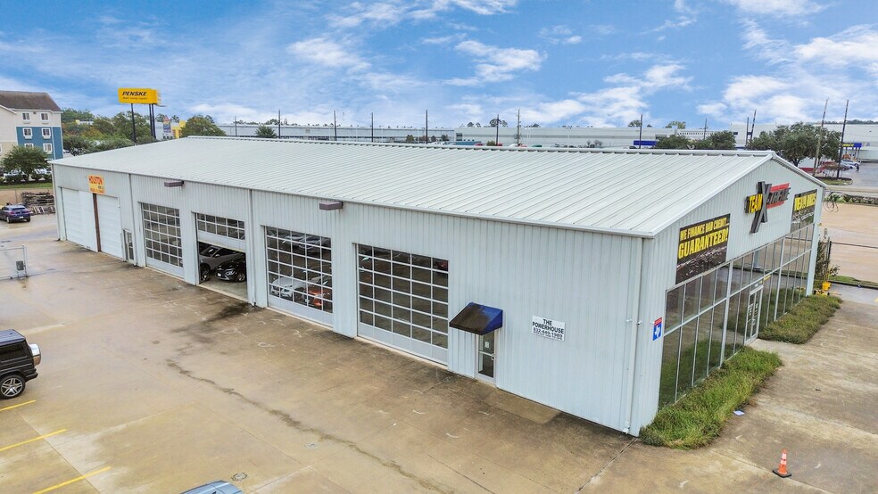 More Photos Of 14902 N Fwy Service Rd, Houston Freestanding For Sale