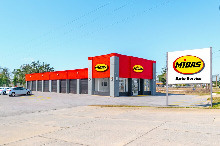 Primary Photo Of 8969 Pensacola Blvd, Pensacola Auto Repair For Sale
