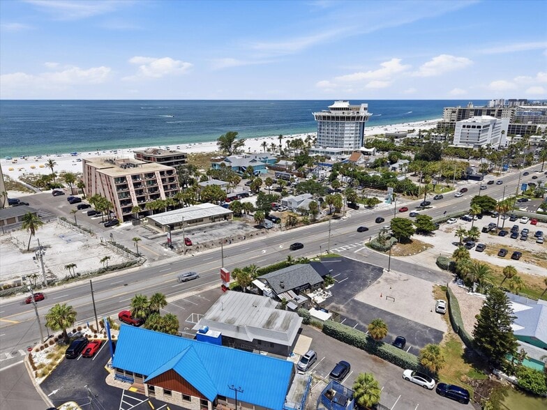 More Photos Of 5005 Gulf Blvd, Saint Petersburg Storefront For Sale