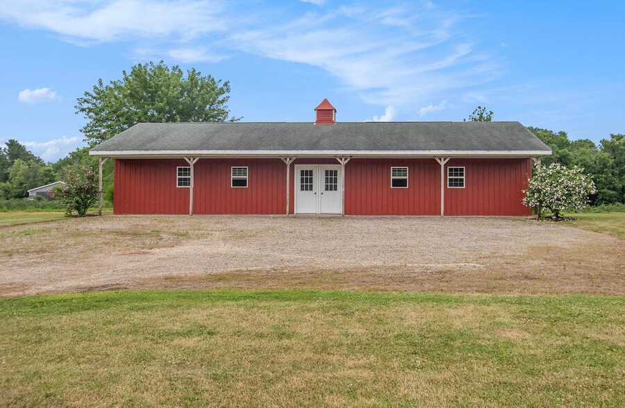 Primary Photo Of 62099 M-43, Bangor Flex For Sale