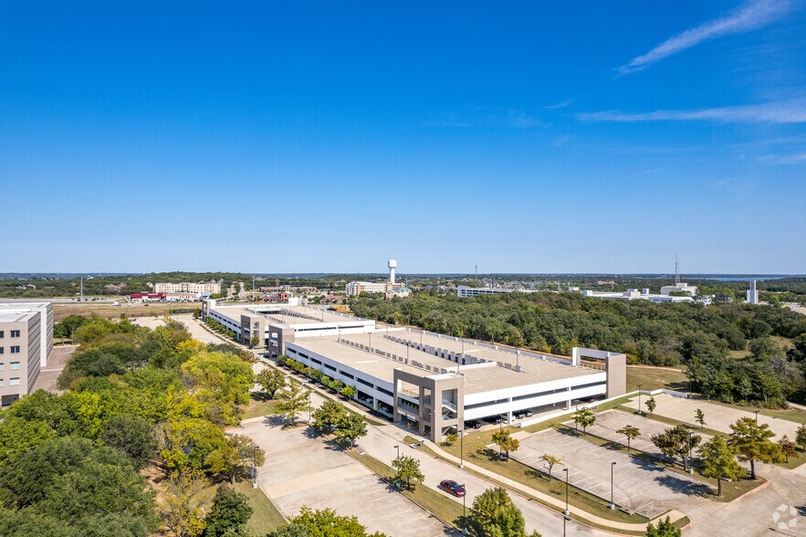 More Photos Of 1500 Solana Blvd, Westlake Unknown For Lease