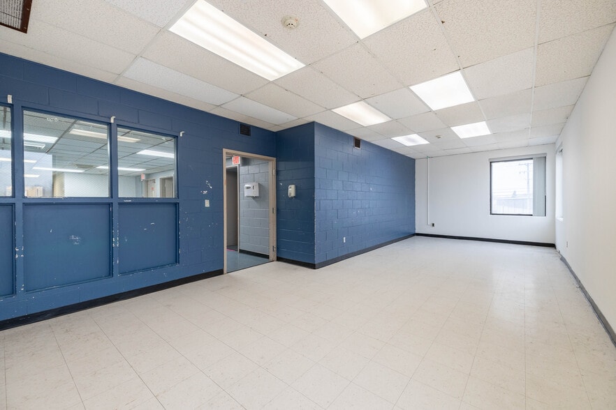 More Photos Of 6902 Chicago Rd, Warren Schools For Sale