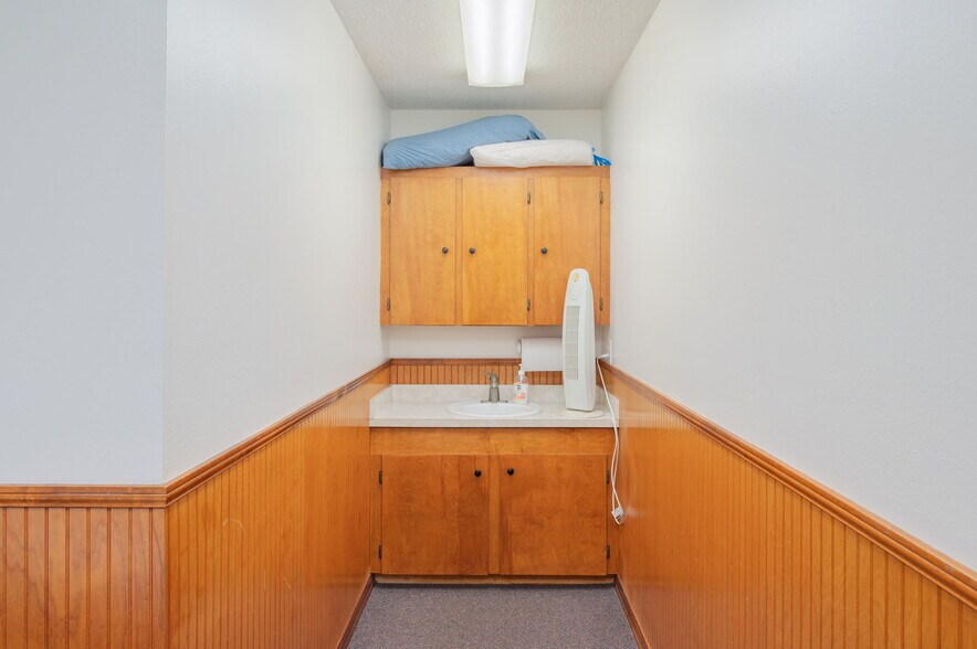 More Photos Of 1078 S Ferdon Blvd, Crestview Medical For Sale