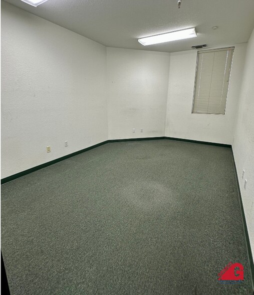 More Photos Of 855 E Easy St, Simi Valley Warehouse For Lease