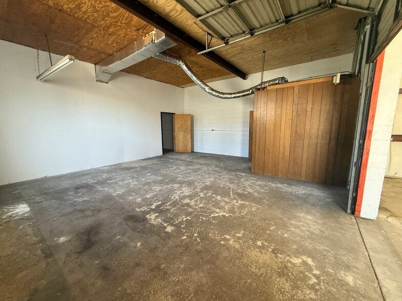 More Photos Of 1602 Combee Rd, Lakeland Warehouse For Lease