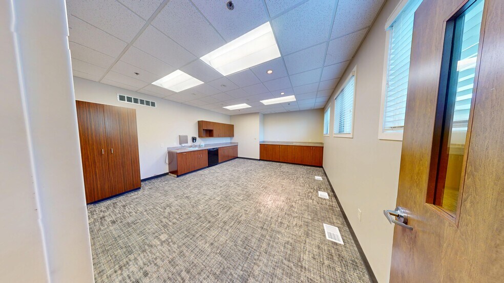More Photos Of 1195 Wilson Ave NW, Grand Rapids Medical For Sale
