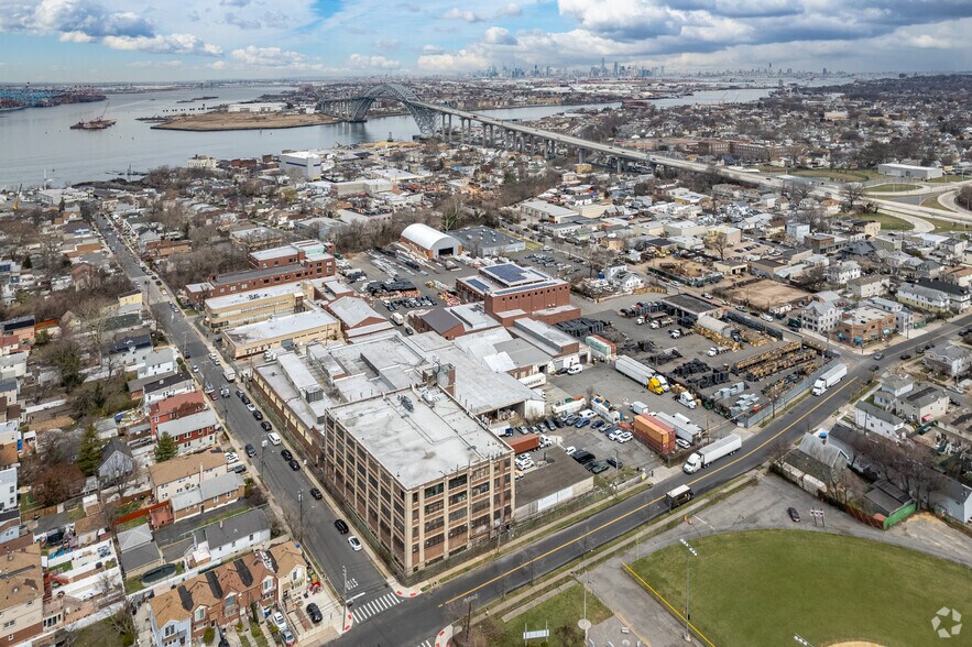 More Photos Of 175 Lake Ave, Staten Island Warehouse For Lease