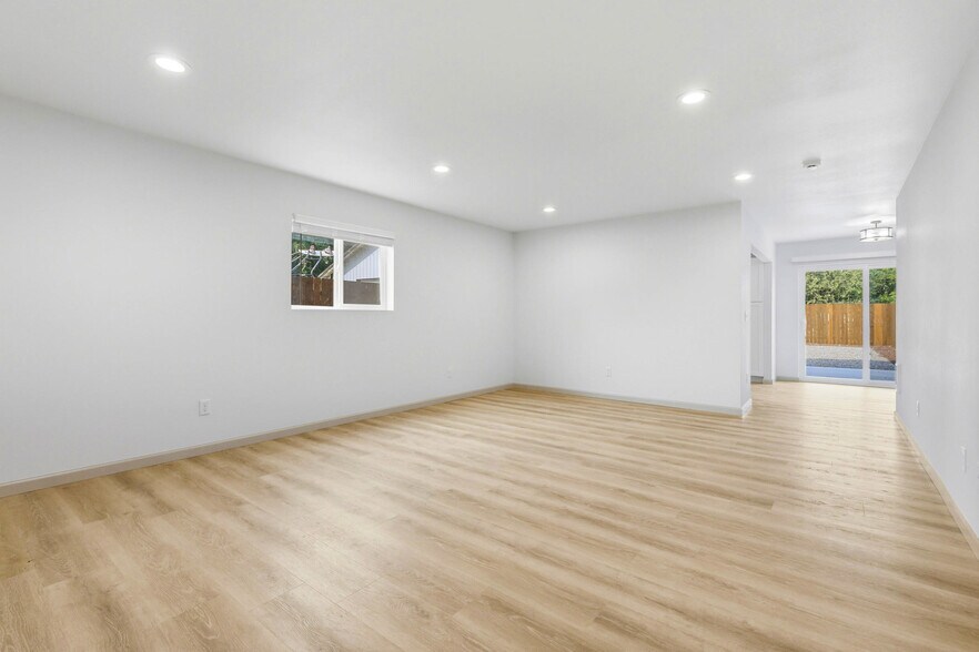 More Photos Of 255 NE Fourth St, Irrigon Specialty For Sale