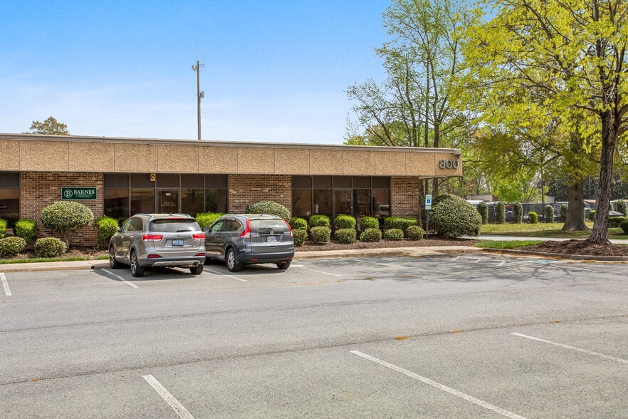 More Photos Of 739 Thimble Shoals Blvd, Newport News Office For Lease