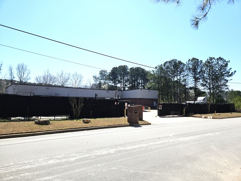 More Photos Of 2488 Lithonia West Dr, Lithonia Warehouse For Lease